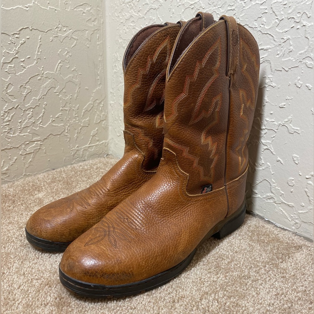 Men’s Justin cowboy boots size 11 round toe